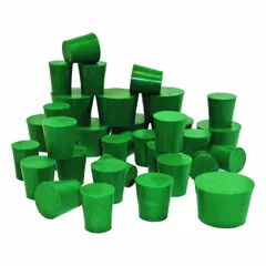 Green neoprene stopper, size 6, with 0 holes. Top diameter 32 mm, bottom diameter 26 mm, overall height 25 mm. Used to seal laboratory flasks and test tubes, preventing contamination or gas escape in general lab applications.