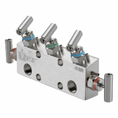 HAM-LET Five-Way Valve: Stainless Steel, 1/2" FNPT, Flange, 6,000 psi Pressure - 5-Valve Manifolds